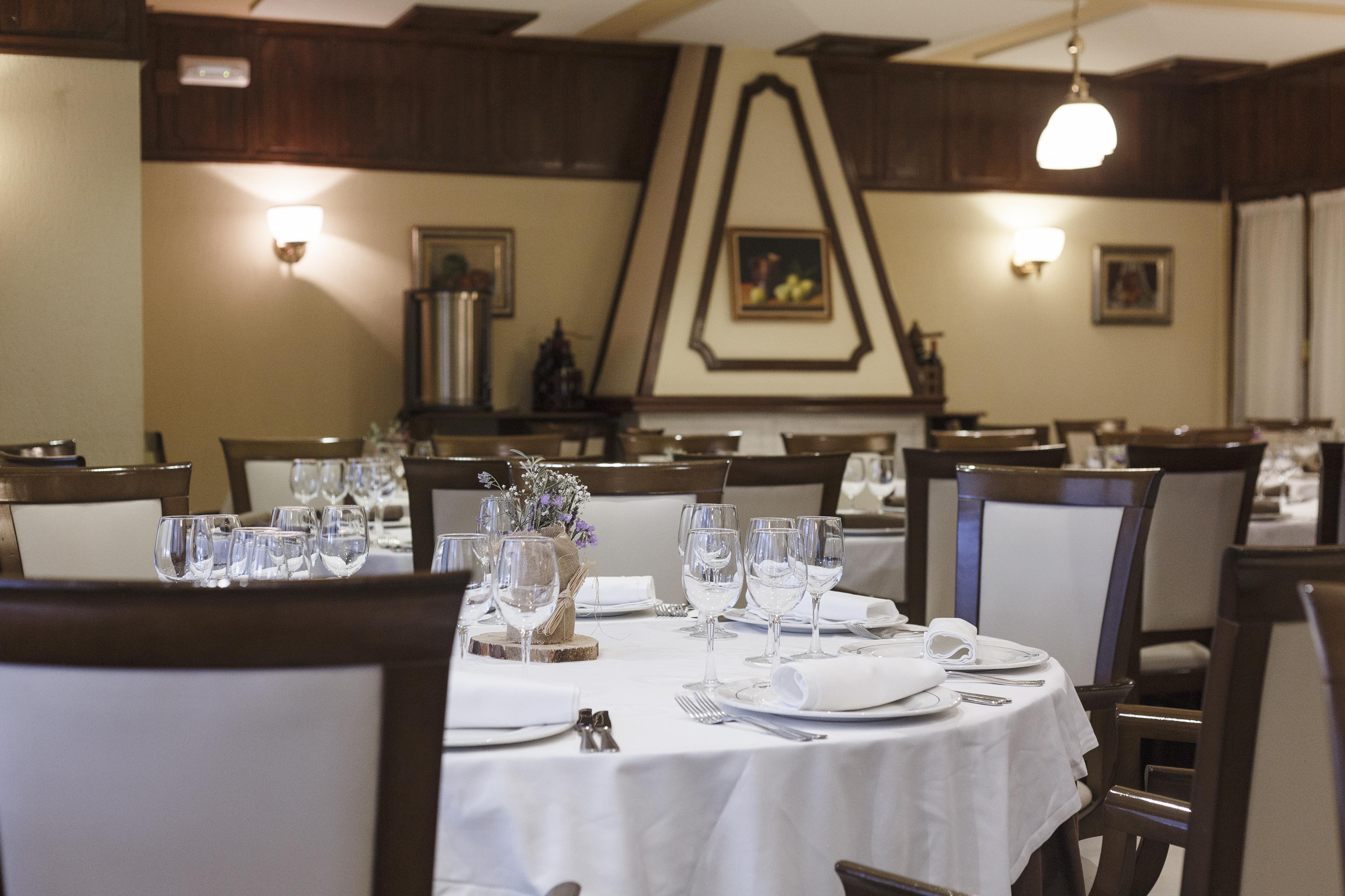 Hotel Restaurante Emilio Hellin Exterior photo