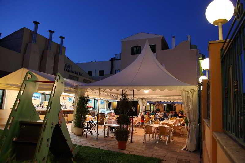 Hotel Restaurante Emilio Hellin Exterior photo